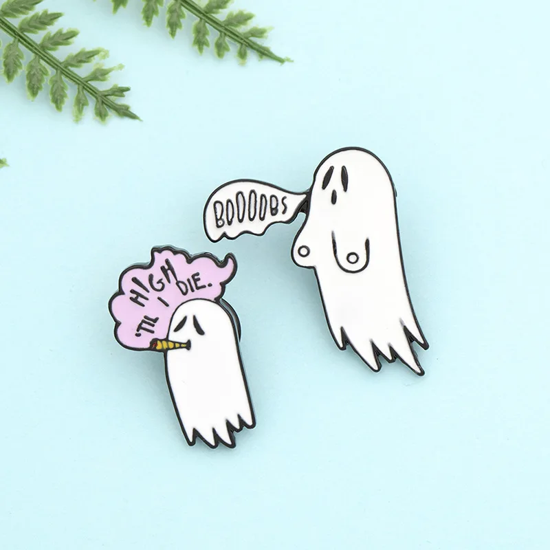 Cute Smoking Boo Ghost Enamel Brooch Cartoon Women Men Denim Jackets Lapel Pins Backpack Badges Kids Fashion Jewelry Gifts