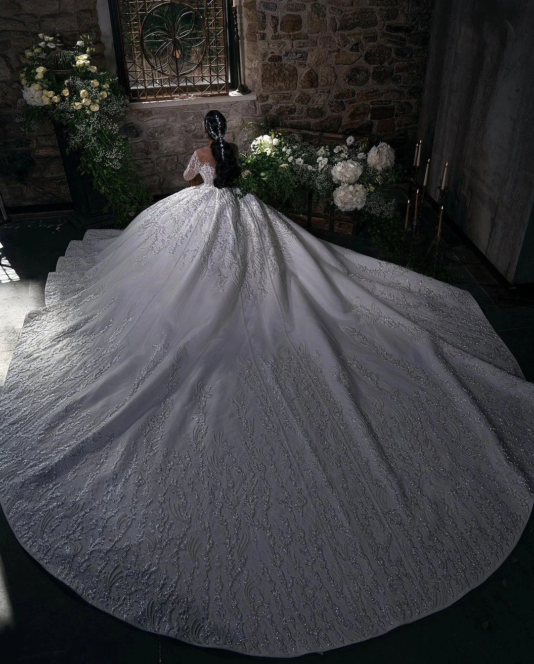 Vestido de novia con perlas de cristal de Dubái, cuello transparente, hecho a medida, apliques de cuentas