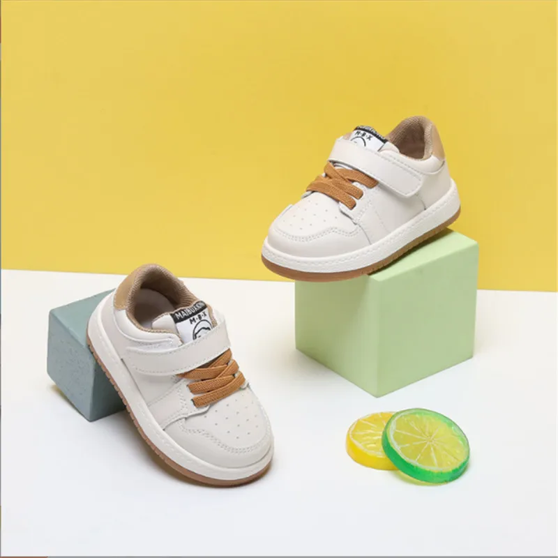 Sepatu Anak-anak Musim Semi Baru 2022 untuk Balita Sepatu Bayi Putih Sol Lembut Kulit Sneakers Anak Laki-laki Anak Perempuan Bayi Mode 15-25