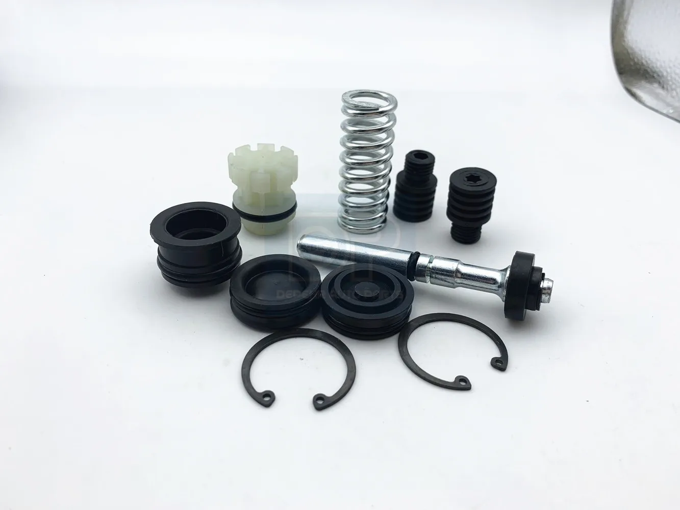 Um conjunto de kits de reparo 21583806 K 035697 K50 EKKB.63.26A para o secador de ar K do APU do caminhão de Volv FH FM 148329 K50 22358797