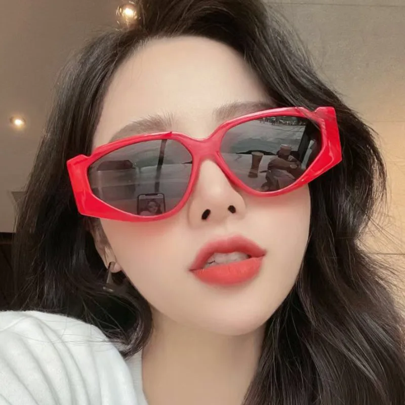 

Ins Popular Cat Eye Irregular Vintage Sunglasses Brand Designer Black Gap Hip Hop Female Lady Eyeglass