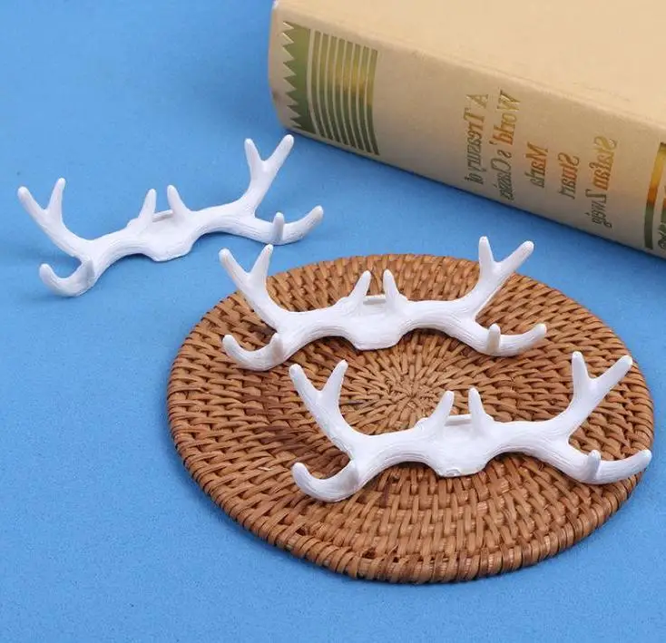 

100pcs/lot Wedding Decoration Resin Antler Place Card Holder for Wedding Favors Supplies Wholesale