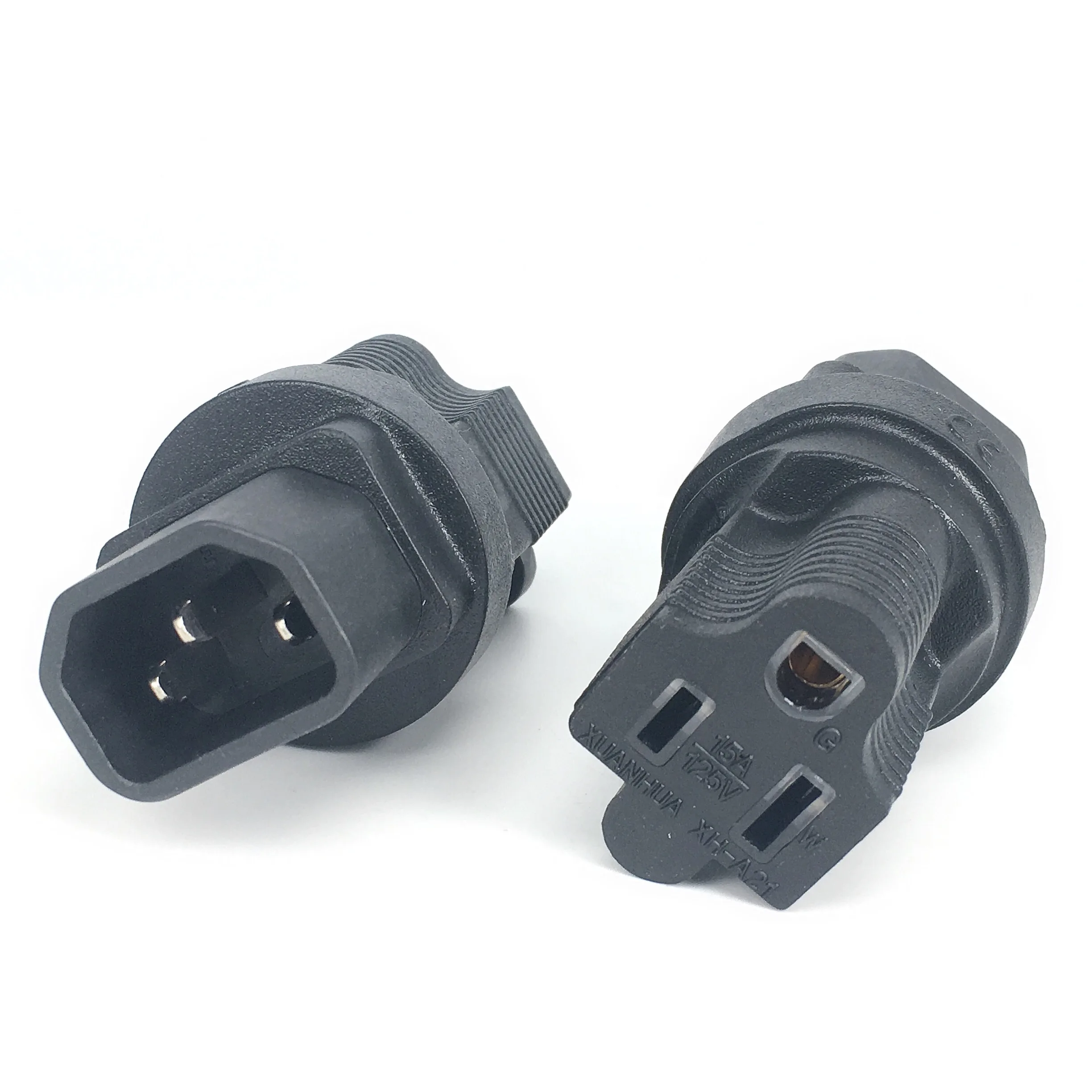 IEC 5とは何か？US NEMA 5-15RからIEC 60320-C14への変換アダプタで快適な海外旅行電源対応を実現する方法