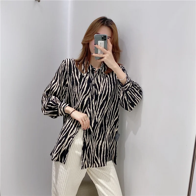 

New Spring Women Animal Pattern Print Shirts Striped Long Sleeve Tops High Street Casual Single Breasted Ladies Fashion Shirts