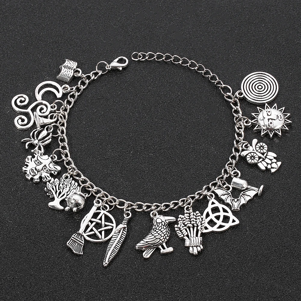 Halloween Bracelet Rich Pendantl Star Moon Horror Spider Magic Broom Punk Charm Bracelet Christmas Bracelet Women\'s Jewelry