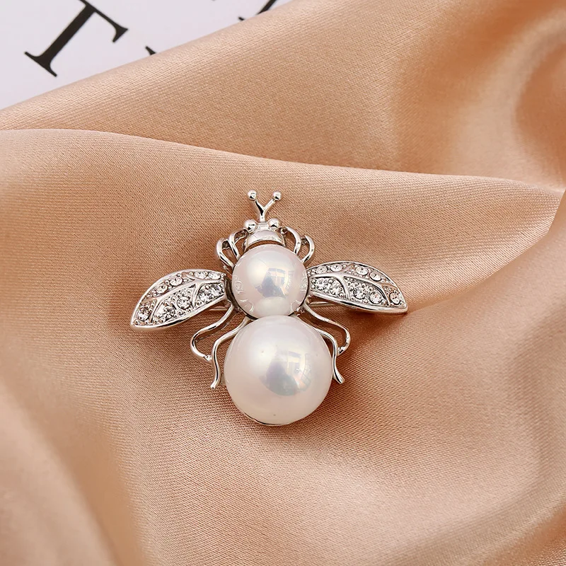 Cute Rhinestone Bee Brooch Women Party Accessories Insect Pearl Corsage Brooches Clothing Accessories