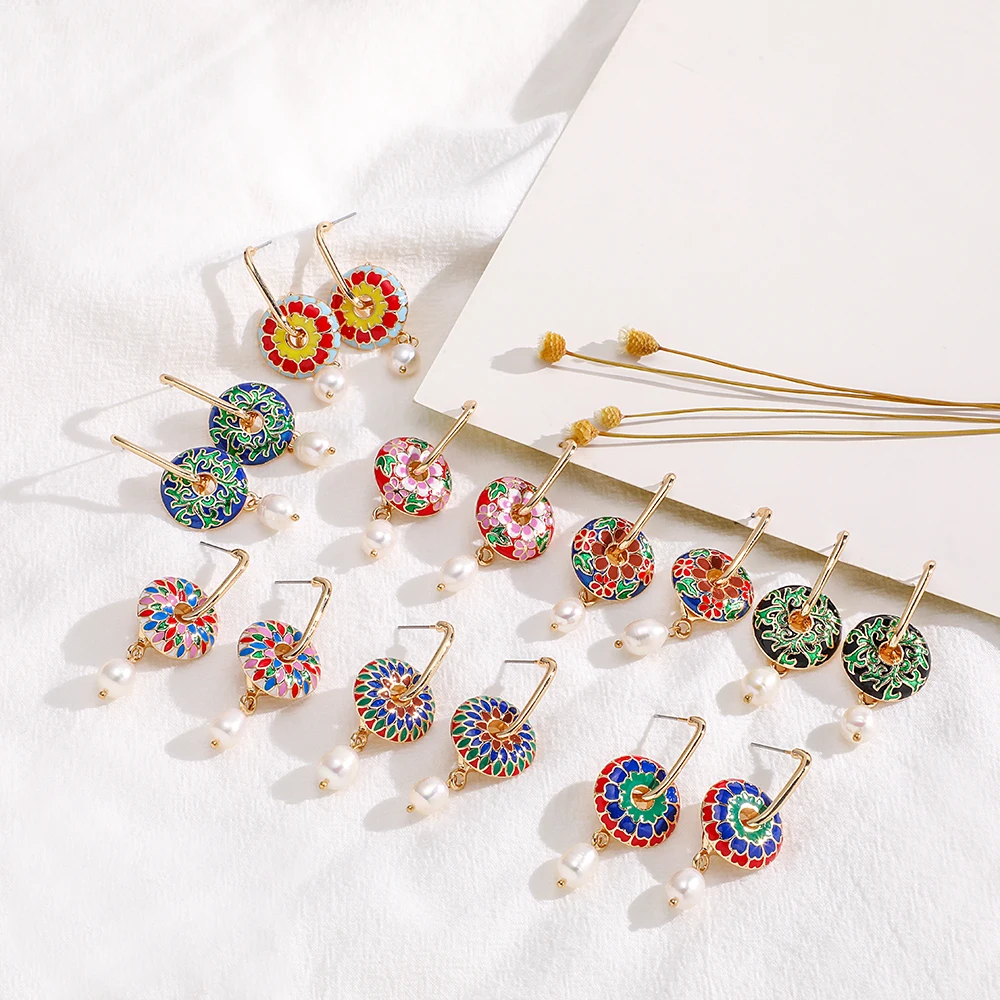 

Boho Multicolor Enamel Flower Huggie Drop Earrings for Women Vintage Geometry Round Pearl Statement Earrings Party Jewelry Gift