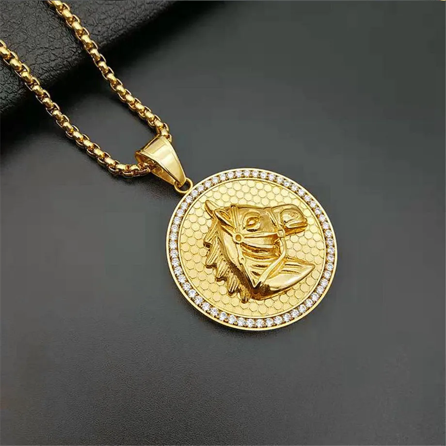 

Stainless Steel Horse Head Necklace Pendant With Chain And Gold Color Iced Out Bling Hip Hop Jockey Club Round Jewelry S1654