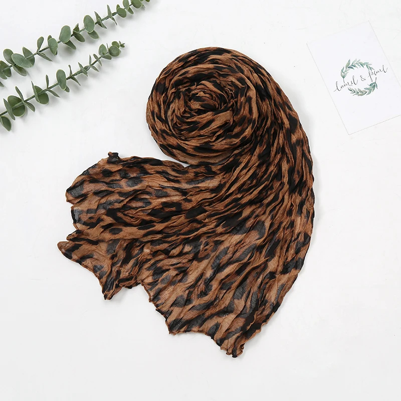 Popular 2021 Women\'s Scarf Winter Keep Warm Leopard Crinkle Foulard Long Soft High Quality Designer Large Scarf Cotton Shawl