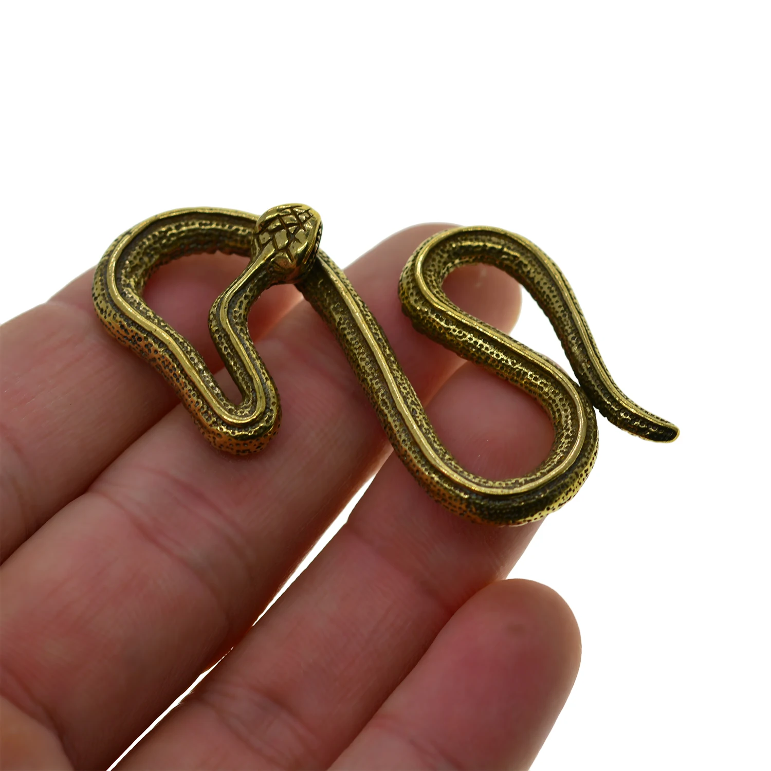 Super fino antigo latão cru 3d cobra naja cobra japonês anzol chaveiros pingente jean cinto gancho cordão diy