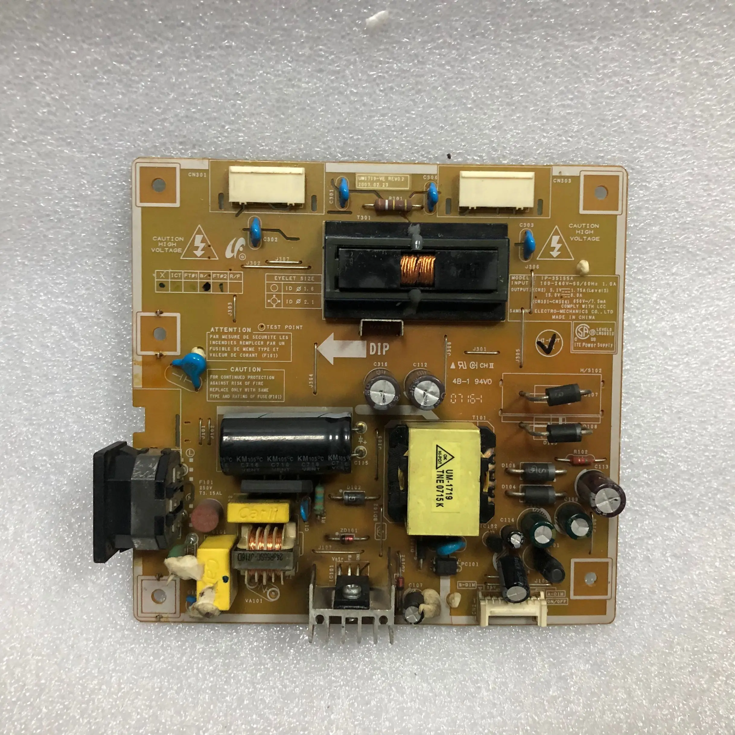 

Источника питания доска G19W 940NW 931BW IP-35155A используется доска хорошие рабочие