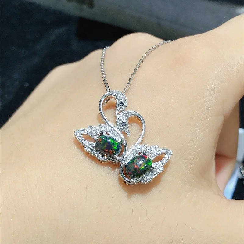 

Necklace Fashion Natural Black Opal Pendant with Necklaces for Women Elegant Charming Opal Christmas Jewelry Gift