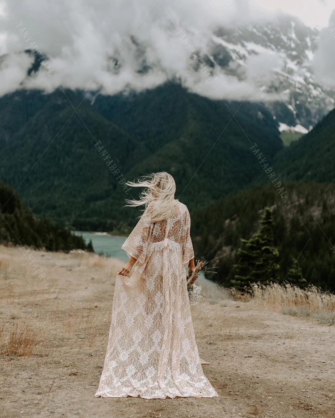 Unique Lace Wedding Dresses Tassel Finger Flutter Bridal Gowns Boho Pregnant Vestido de Noivas Flare Sleeve   DW536