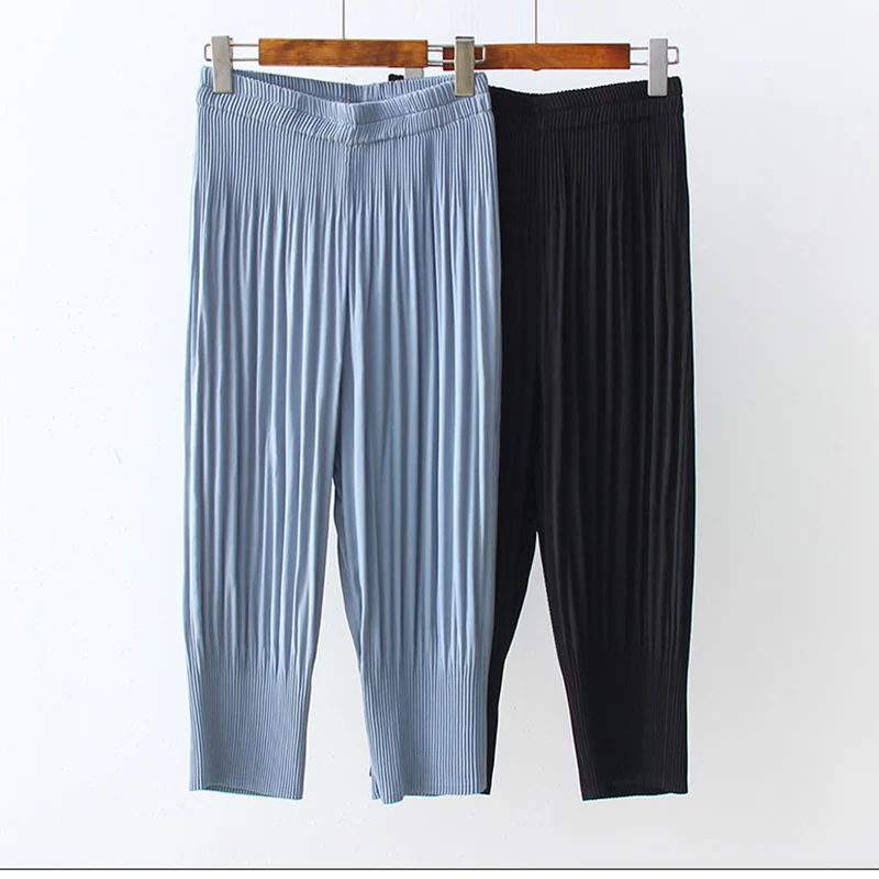 

Women's Pants Elastic Waist Pleated Casual Cropped Trousers Middle-Aged Lady Loose Chiffon Harem Pants Summer Thin Female Pants