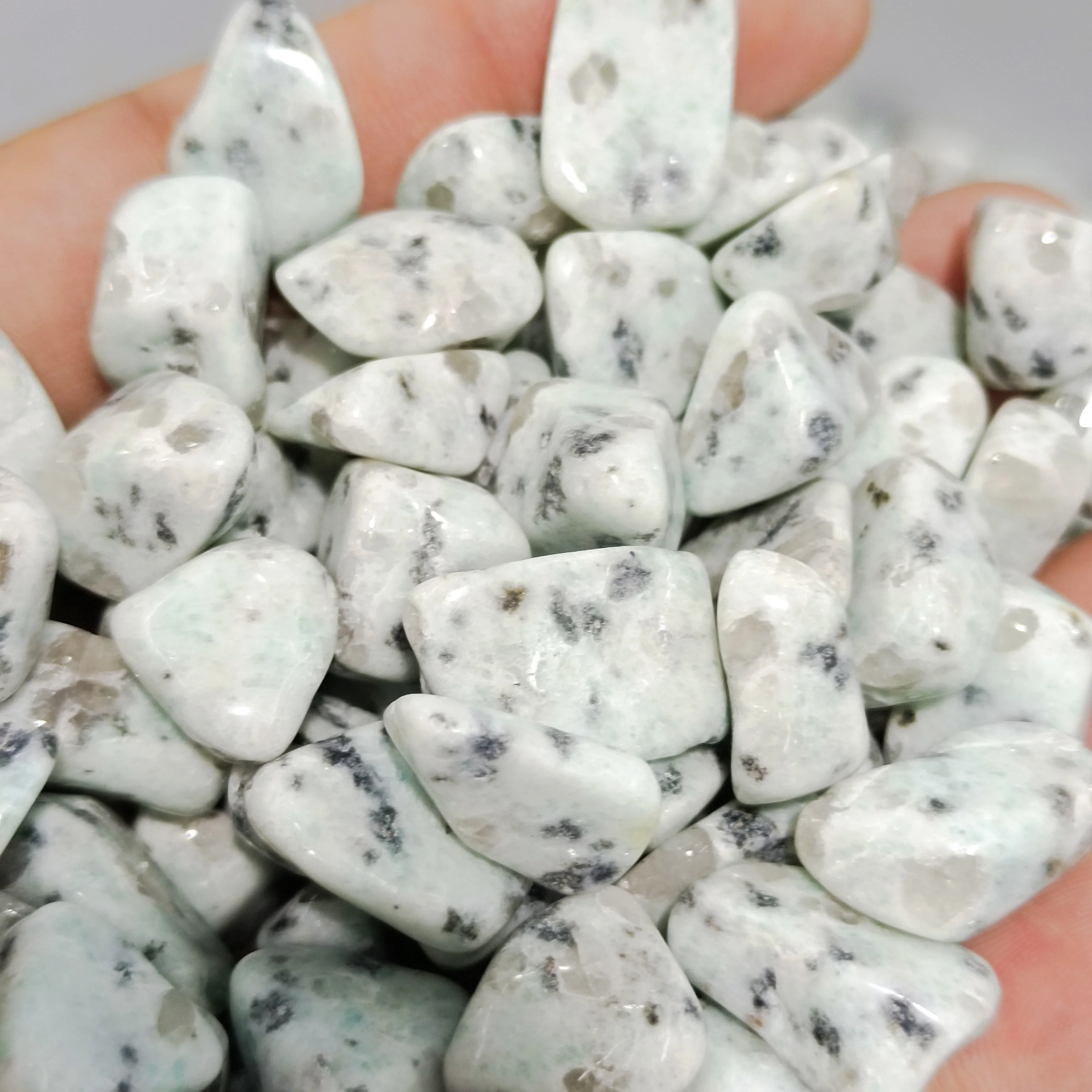 100g  Natural Tianshan Blue Quartz Crystal Stone Rock Chips Lucky Quartz Crystals Natural Stones Fish tank decoration