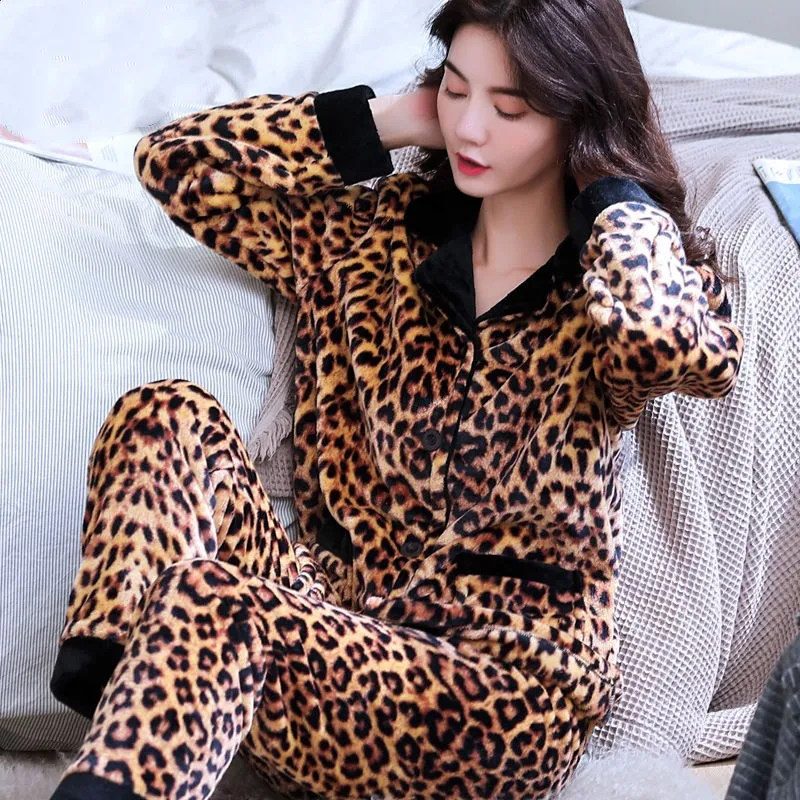 Conjunto de pijamas gruesos de franela cálida para mujer, ropa de dormir de leopardo, ropa de casa de animales, invierno, nuevo