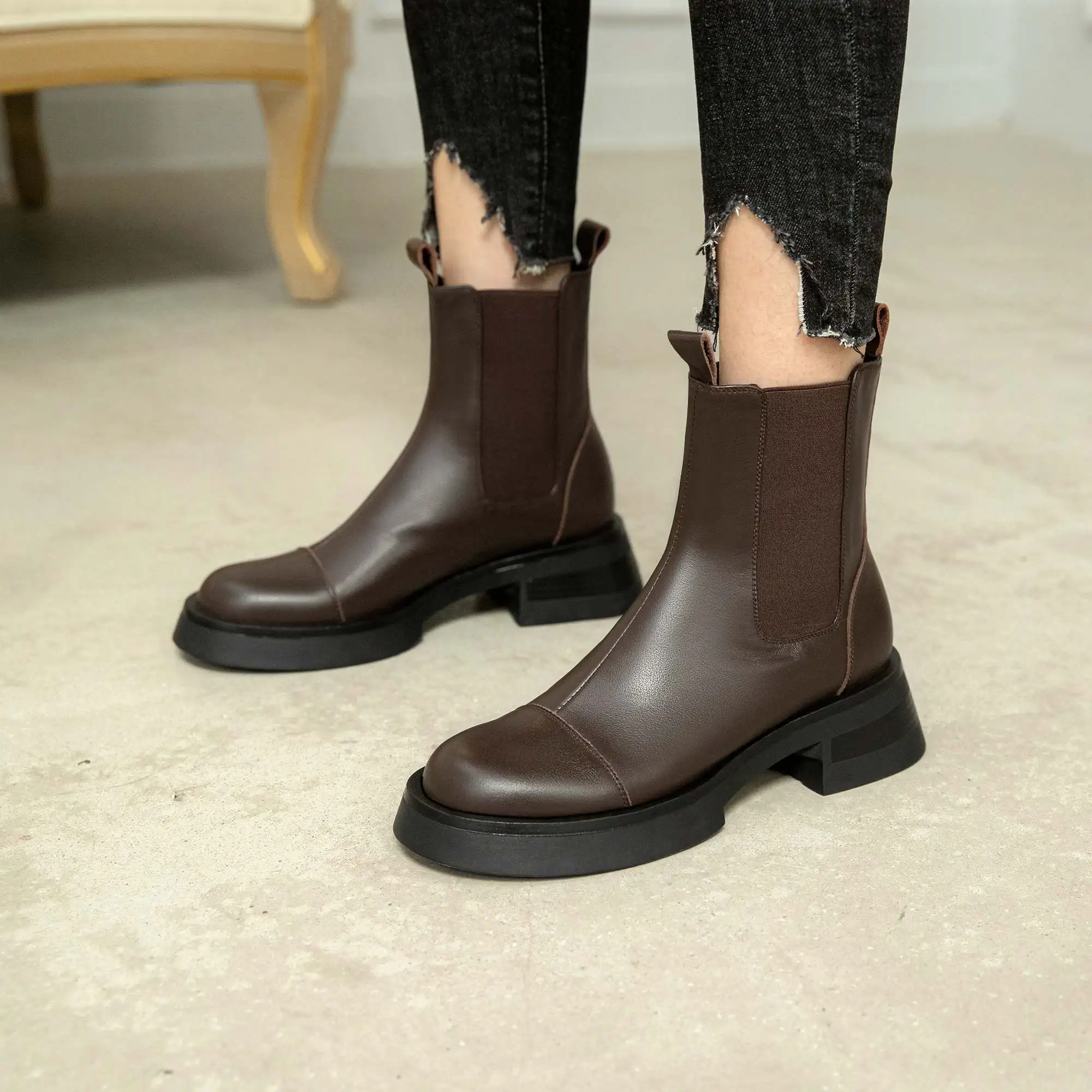 Krazing Pot Cow Leather Round Toe Chelsea Boots Slip On Flat Platform Keep Warm Punk Sexy Neutral Chic All-match Ankle Boots