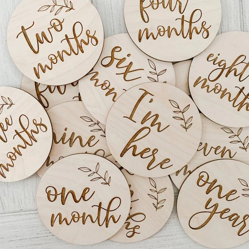 13pcs fine Monthly Milestone Discs Baby Shower Gift Wood Milestone Markers Photo Props