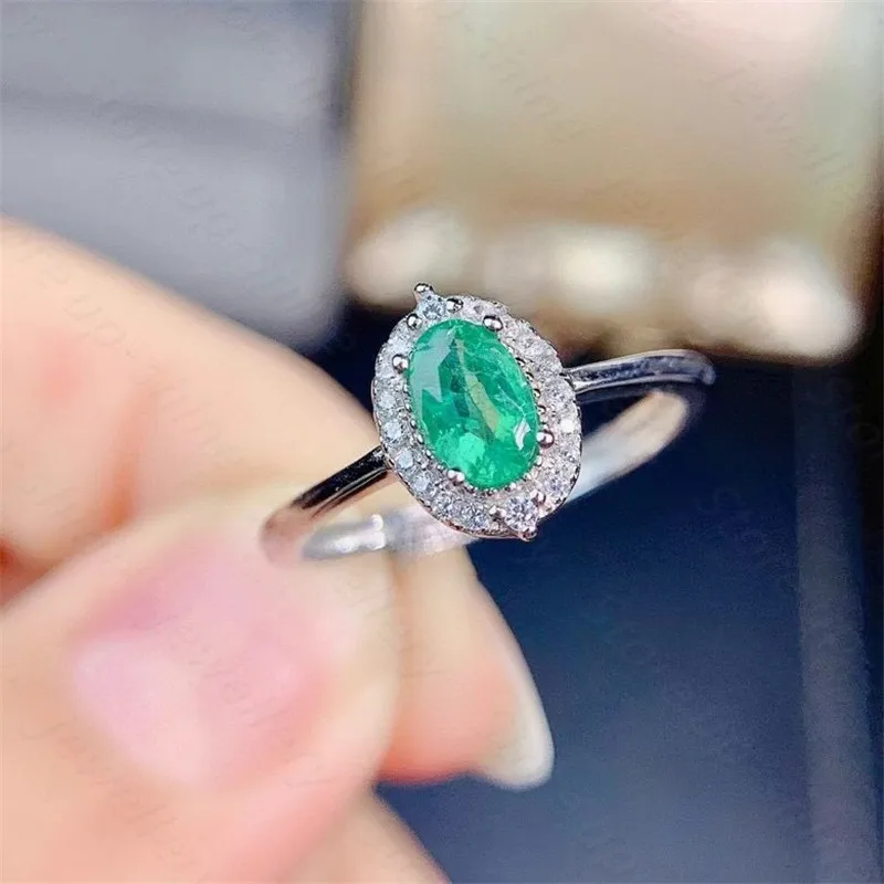 

Natural emerald ring 925 silver ladies ring luxurious atmosphere dignified and elegant