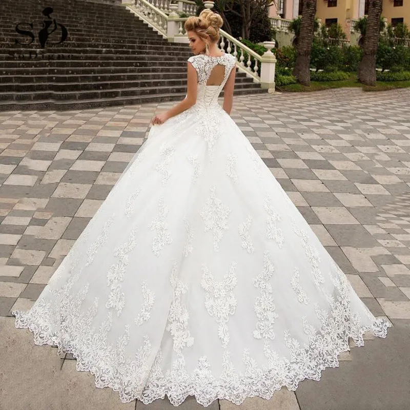 Gaun Pesta Mewah Gaun Pengantin Putih dengan Renda Applique V-neck Tulle Renda Dipesan Lebih Dahulu Gaun Pengantin Robe De Mariee