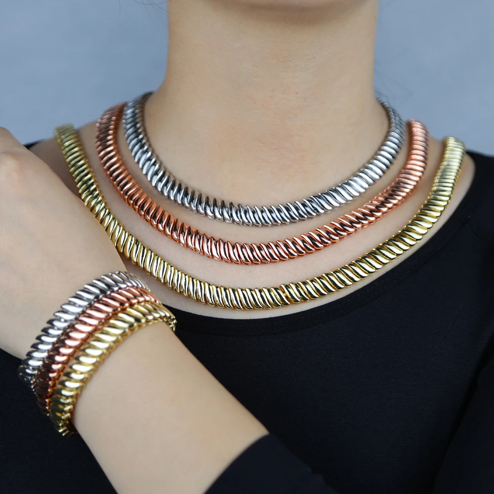 2025 New Arrival Classic European Design Fashion Women Jewelry Gold Color Plated 10mm Herringbone Snake Chain Choker Necklace