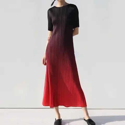 मियाके प्लीटेड शॉर्ट स्लीव ग्रेडिएंट लॉन्ग ड्रेस महिलाओं के लिए समर हाई फैशन कोरियन फैशन डिज़ाइनर एलिगेंट एस्थेटिक कपड़े 8 best sales मियाके पोशाक - №6