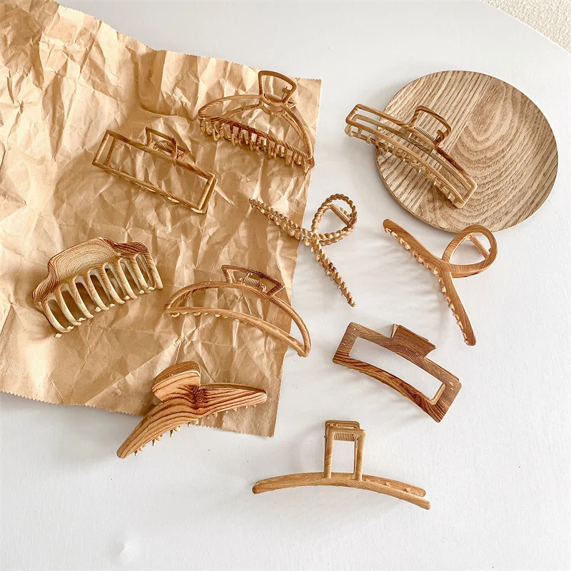 Vintage Multiple Wood Grain Hair Claws dla kobiet Drewniane spinki do włosów Krab Geometryczny kształt rekina Dziewczyny Spinki do włosów Barrette Akcesorium
