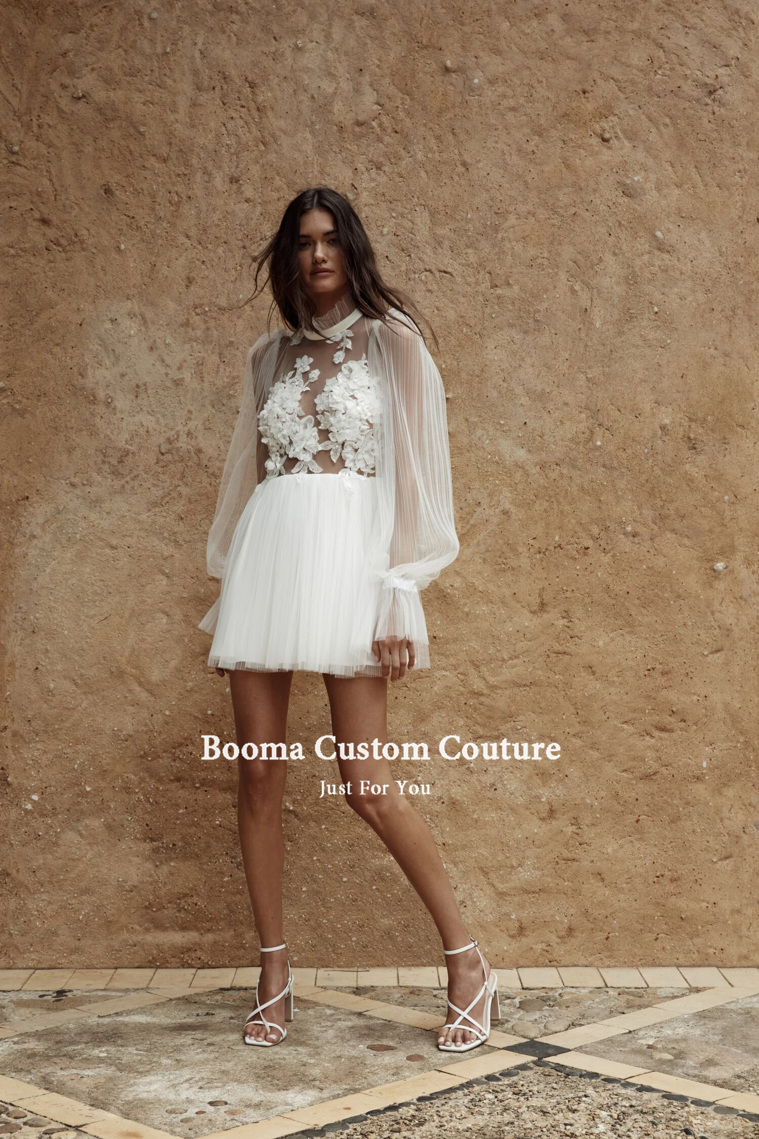 Booma Simple Backless Short Wedding Dresses Long Sleeves Pleated Tulle Mini Bride Dresses Flowers Illusion Civil Wedding Gowns