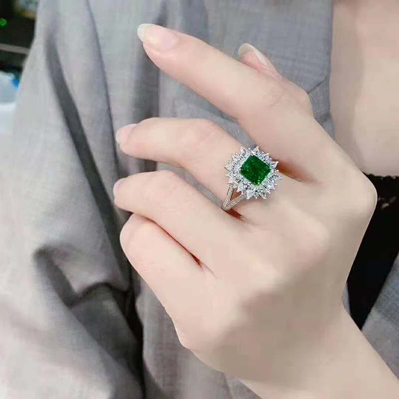 Huitan Elegant Green Cubic Zirconia Rings for Women AAA Crystal CZ Stone Wedding Anniversary Gift Stylish Lady's Party Jewelry