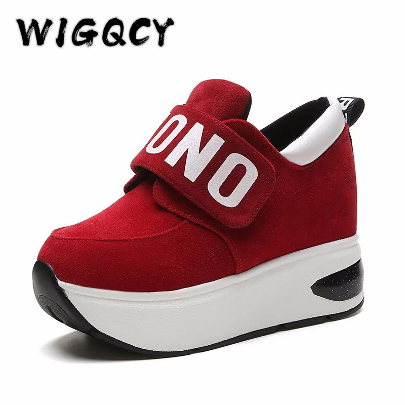 New Platform Outdoor Shoes Hidden Heel Breathable Thick Sole Slip On Creepers Wedge Increase Shoes Black Red Casual Women shoes