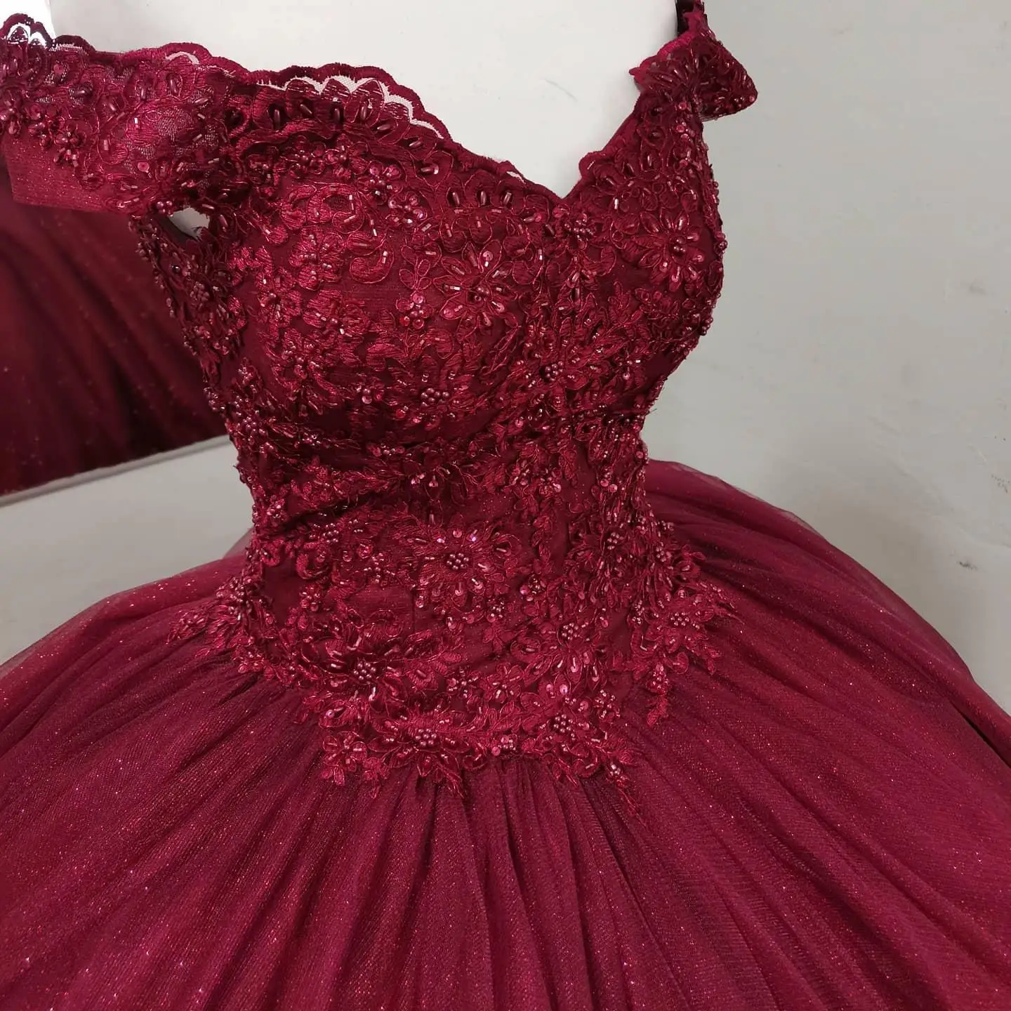 ANGELSBRIDEP błyszczące burgundowe sukienki Quinceanera błyszczące tiulowe aplikacje tiul Vestidos De 15 Años Party suknie urodzinowe gorset