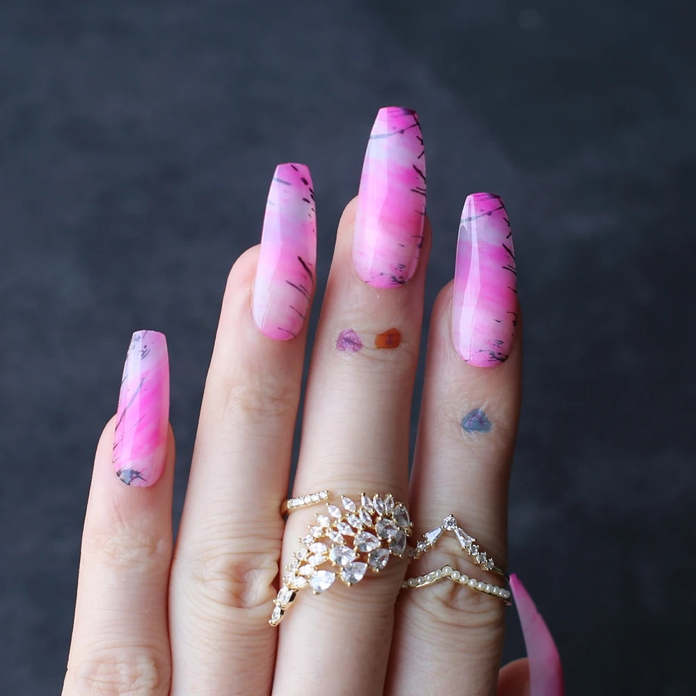 Roze Graffiti Lijn Art Fake Nails Luxe Doodskist Zwarte Persoonlijkheid Ombre Curve Lange Ballet Acryl Nagels