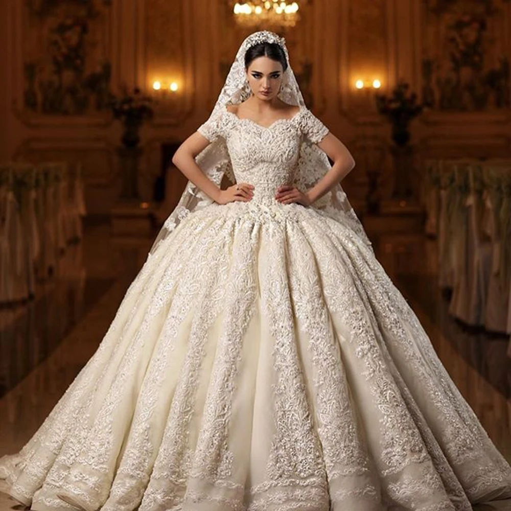 Luxury Crystals Beaded Short Sleeves V Neck Princess Ball Gown Women Bridal Wedding Dress Full Lace Appliques Arabic Dubai 2021