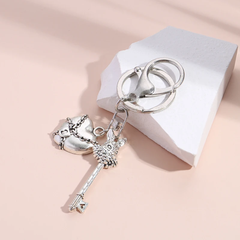 Cute Keychain Rabbit Key Ring Animal Metal Key Chains Souvenir Gift For Women Men Handbag Accessorie Simple Punk Jewelry