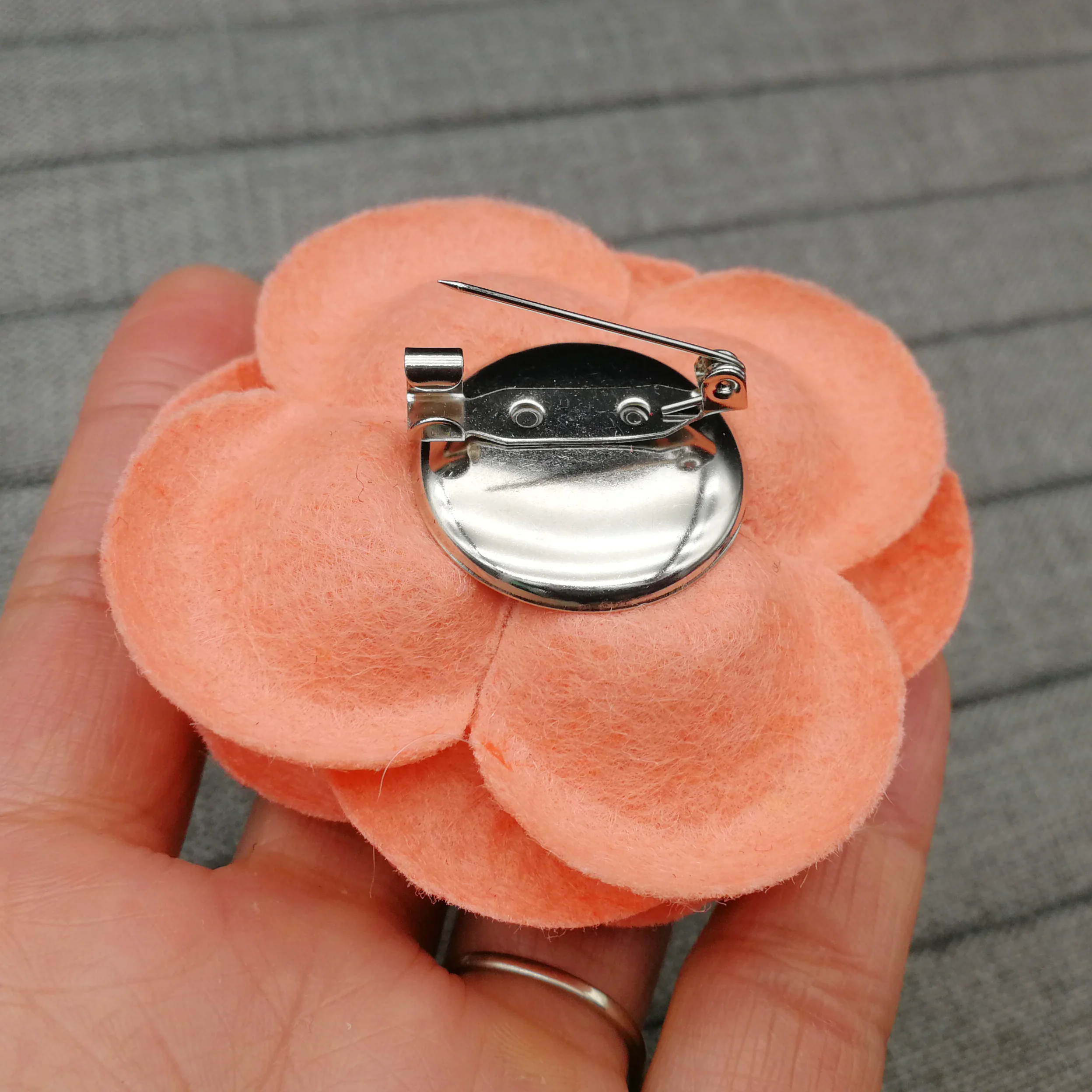 2020 Luxury Big Brooches for Woman Scarves Buckle Pin Cloth Art Fabric Flower Brooch Fashion Clothing Jewelry Accessories Gifts