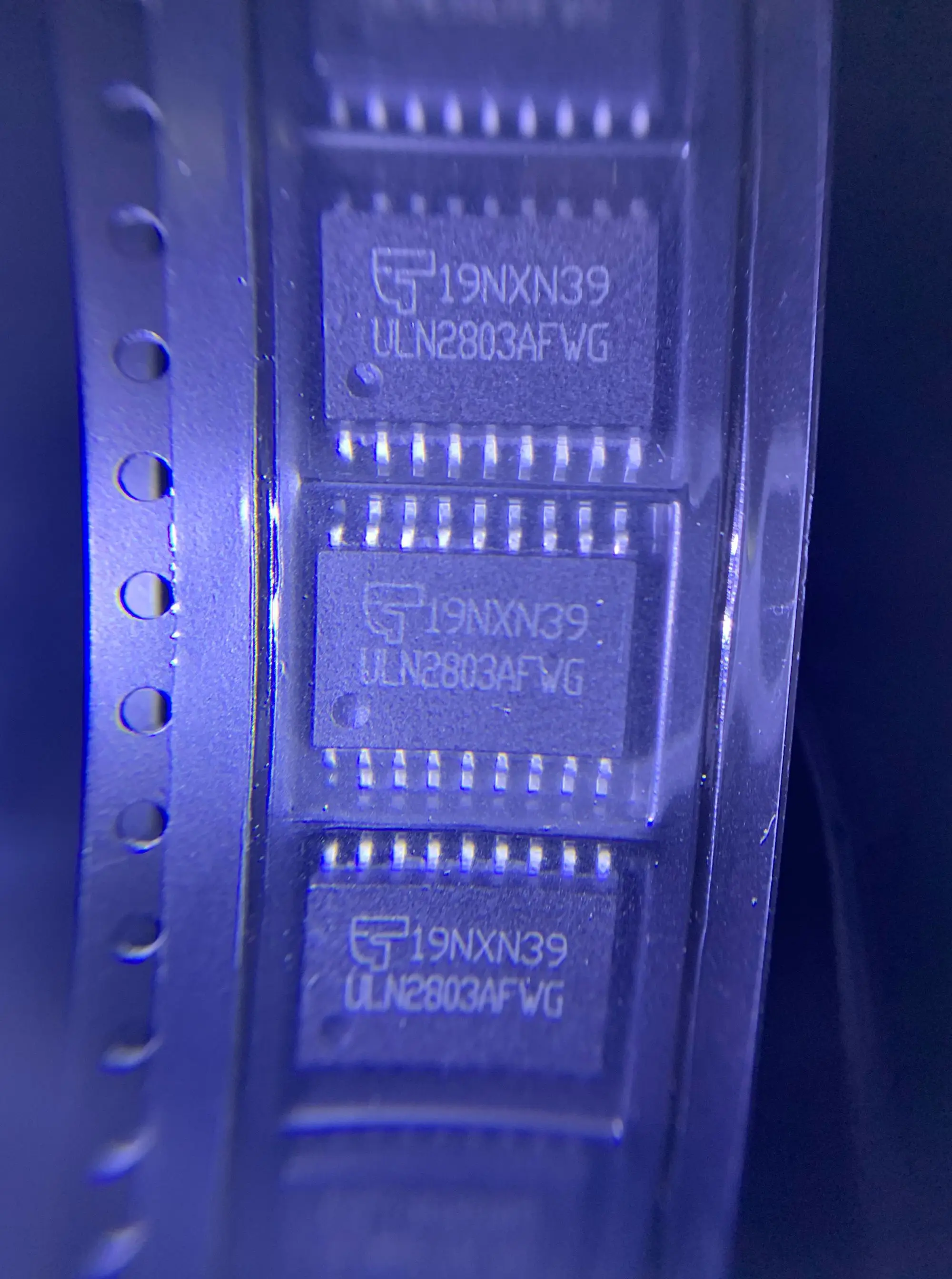 100 قطعة/الوحدة ULN2803AG ULN2803 SOP18 100% جديد الأصلي شحن مجاني