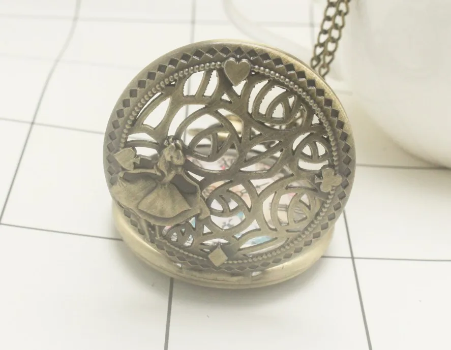 Alice In Wonderland Theme Quartz Pocket Lovely Princess Roman Numerals Display Round Dial Pendant Clock for Ladies Chain