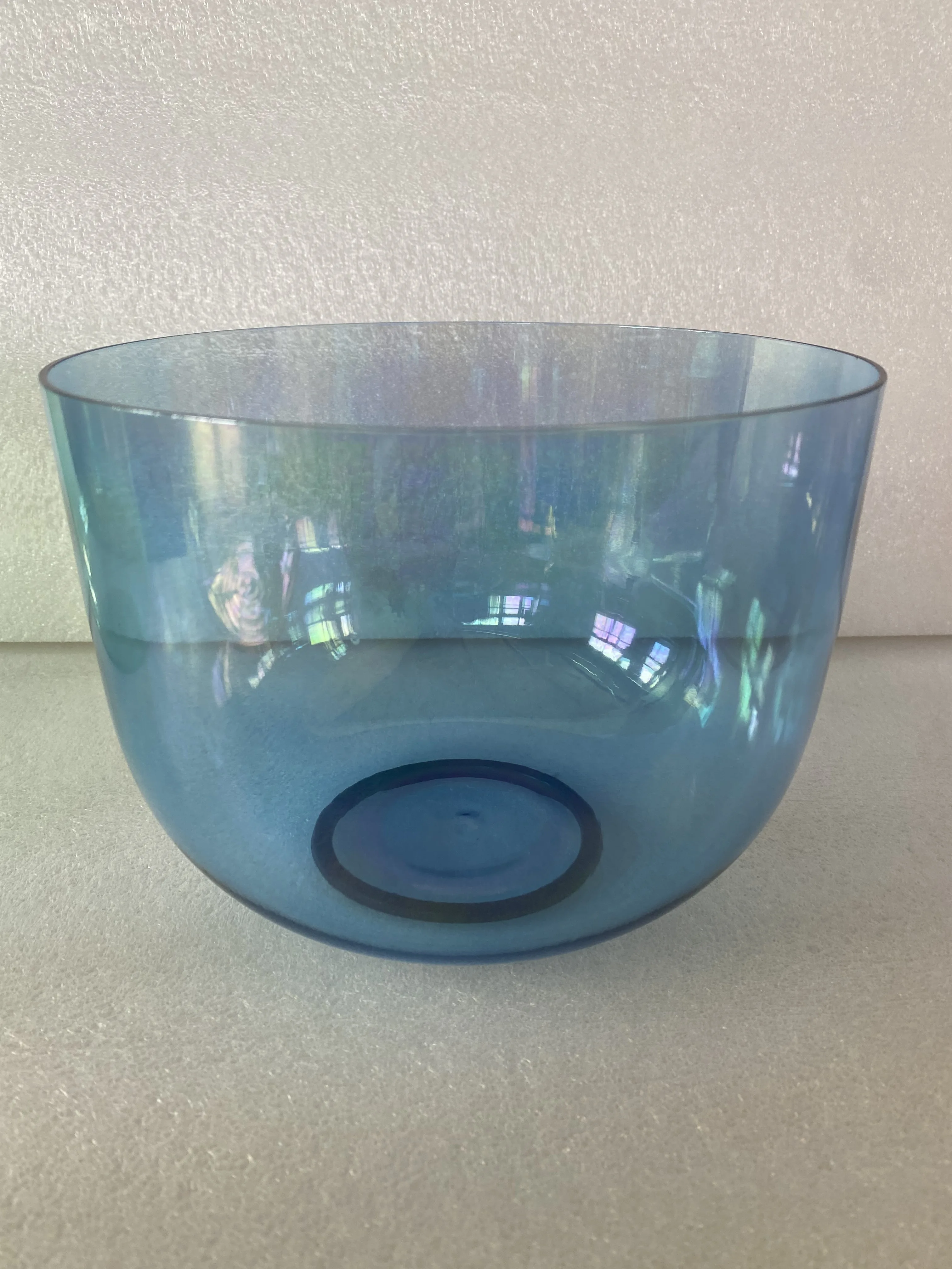 

Magic clear blue color crystal singing bowl for sound healing 3rd octave G note throat chakra 1 pc suede mallet