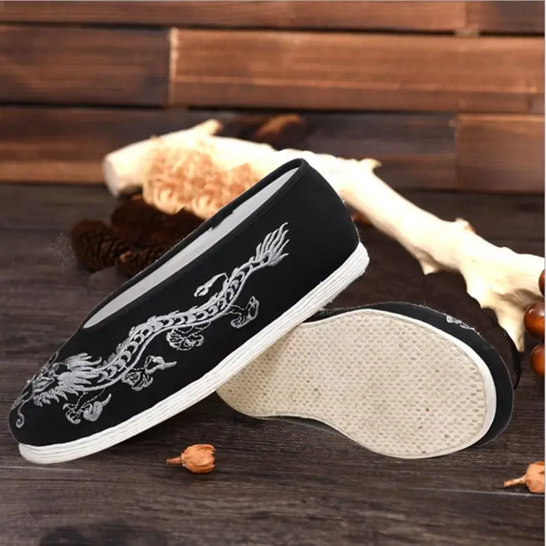 Hand made layers Fabric Flat old Beijing Cotton shoes Unisex embroidered Gold Silver Dragon shoes exercise spring summer shoes