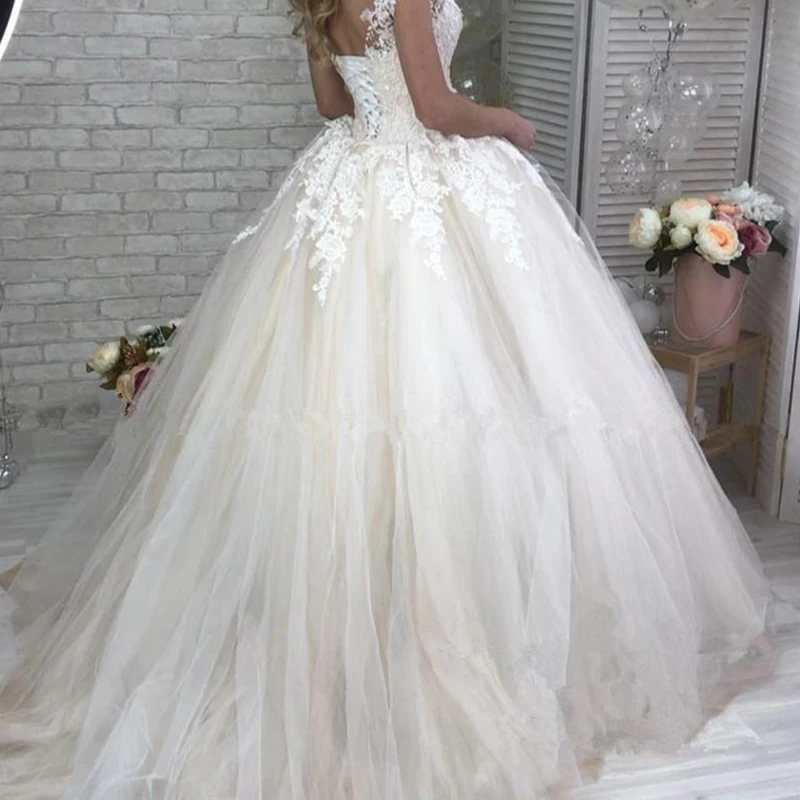 White Wedding Dress Custom Made Bridal Tulle Deep V-Neck Sleeveless Backless Ball Gown Floor Length Lace Wedding Dress