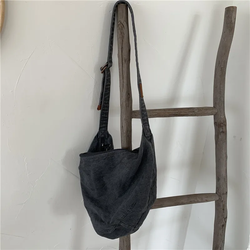 

Retro Washed Canvas Shoulder Messenger Bag Old-fashioned Korean Version Large-capacity Simple Solid Color