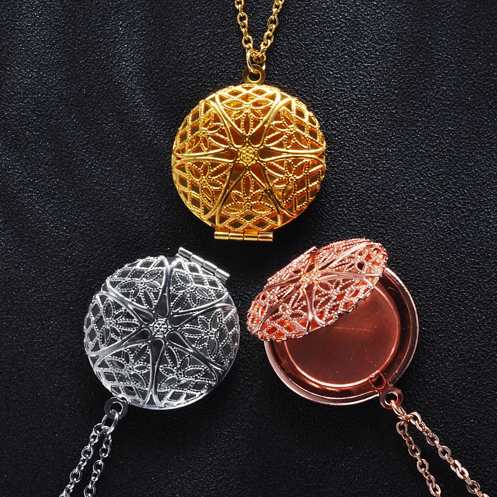 10pcs/lot Hollow Round Photo Frame Pendant Necklace Vintage Charms Locket Necklaces Women Men Fashion Memorial Jewelry Gift