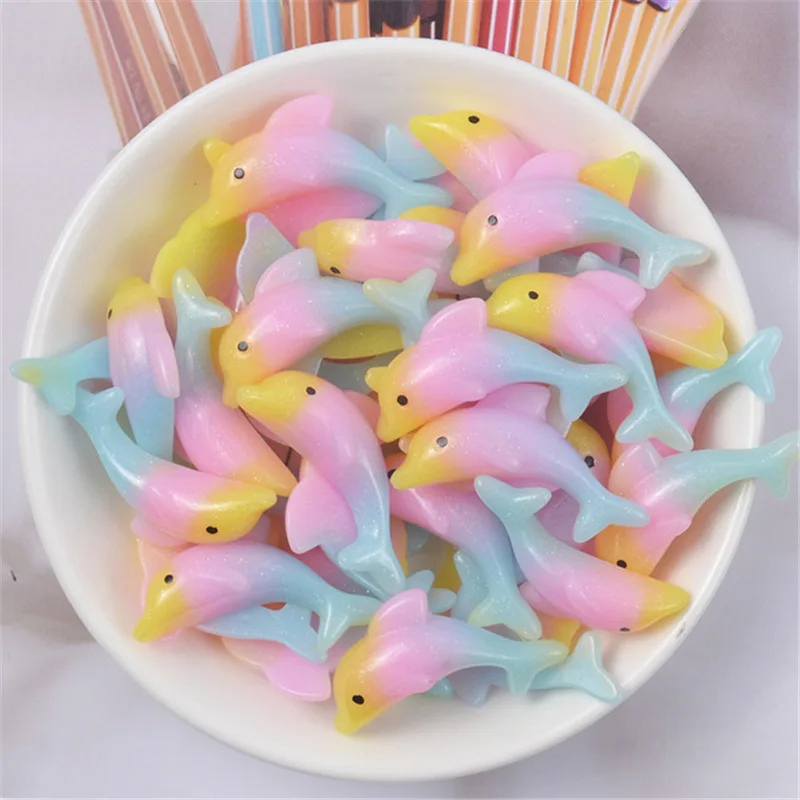 10 stücke 35*19mm Flache Rückseite Gradienten Farbe Delphin Harz Niedlichen Charme Cabochons Für DIY Halsketten Verschönerung Zubehör handwerk – Detail 2