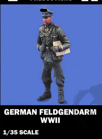 1/35 Resin Figure model kits modeling officer Unassembled and unpainted