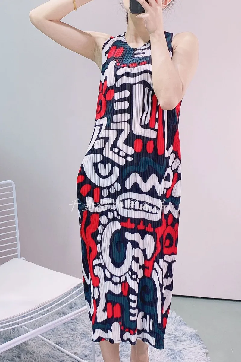 

HOT SELLING Miyake Fashion print o-neck fold dress straight dress IN STOCK