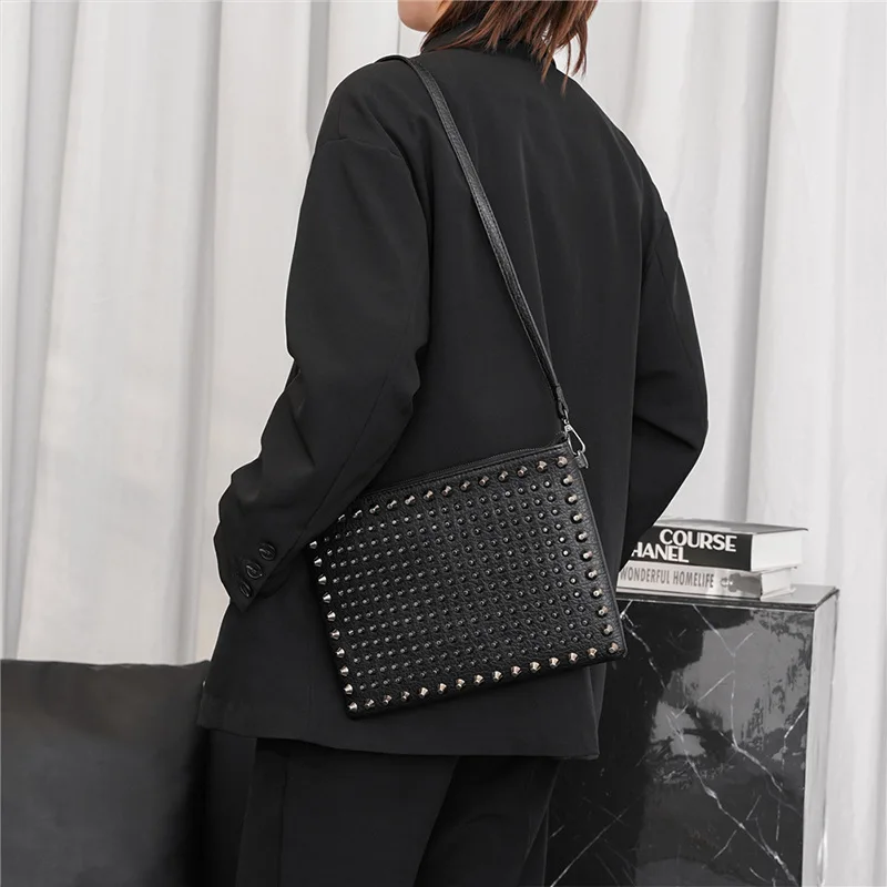 Fashion Rivet Clutch Men Handbag Business Luxury Bag Men\'s Clutches Large Capacity Long Wallet Hand Bag Envelope Purse 2021 New