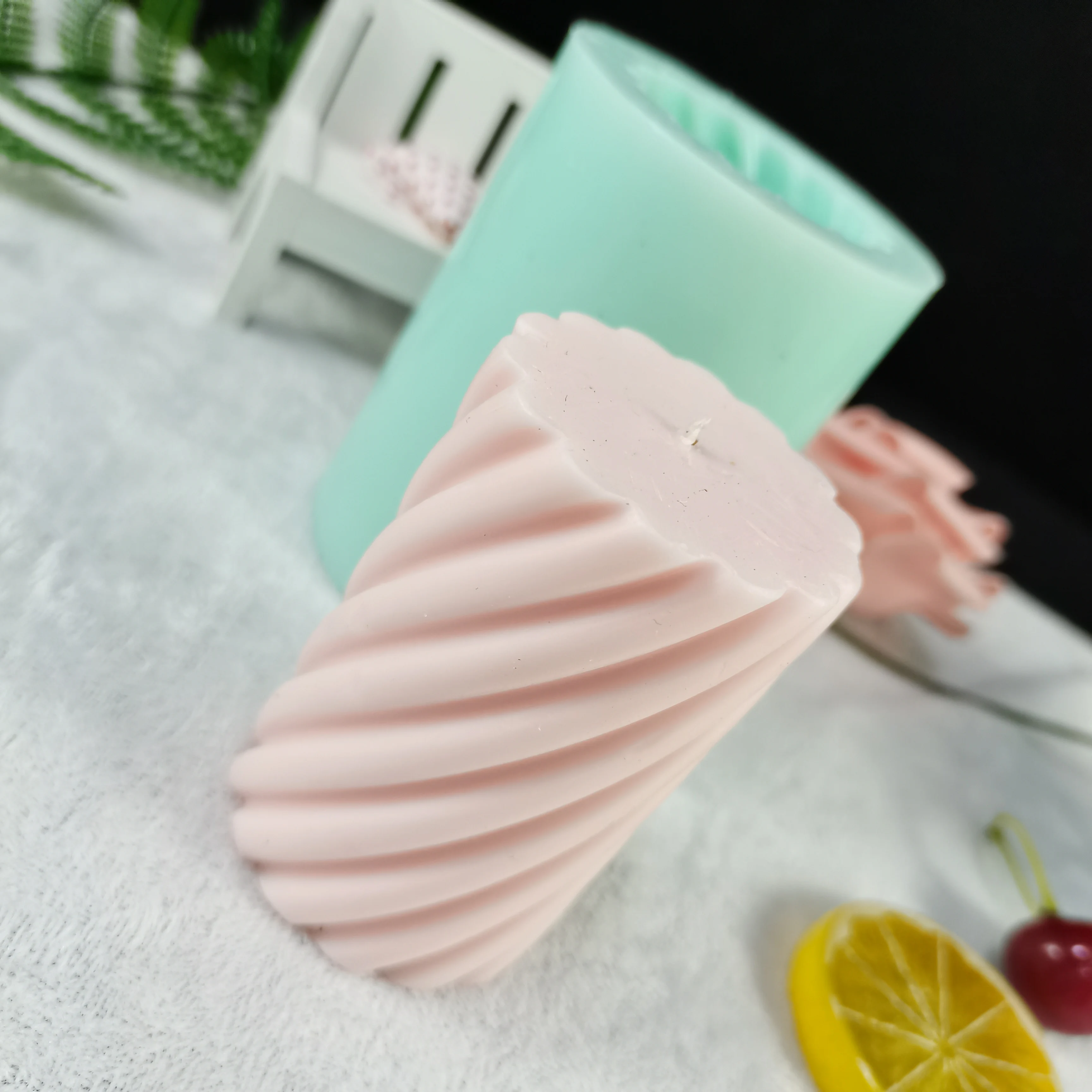 PRZY-3D Wavy Cylindrical Silicone Mold, Scented Candle Molds, Soap Candle Mold, Handmade Cake Decors Tools, Clay Resin Moulds