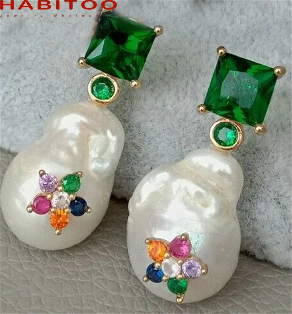 

Trendy 15x23mm Natural White Cultured Baroque Pearl Green Cubic Zircon Rhinestone Studs Earrings for Women Pearl Jewelry