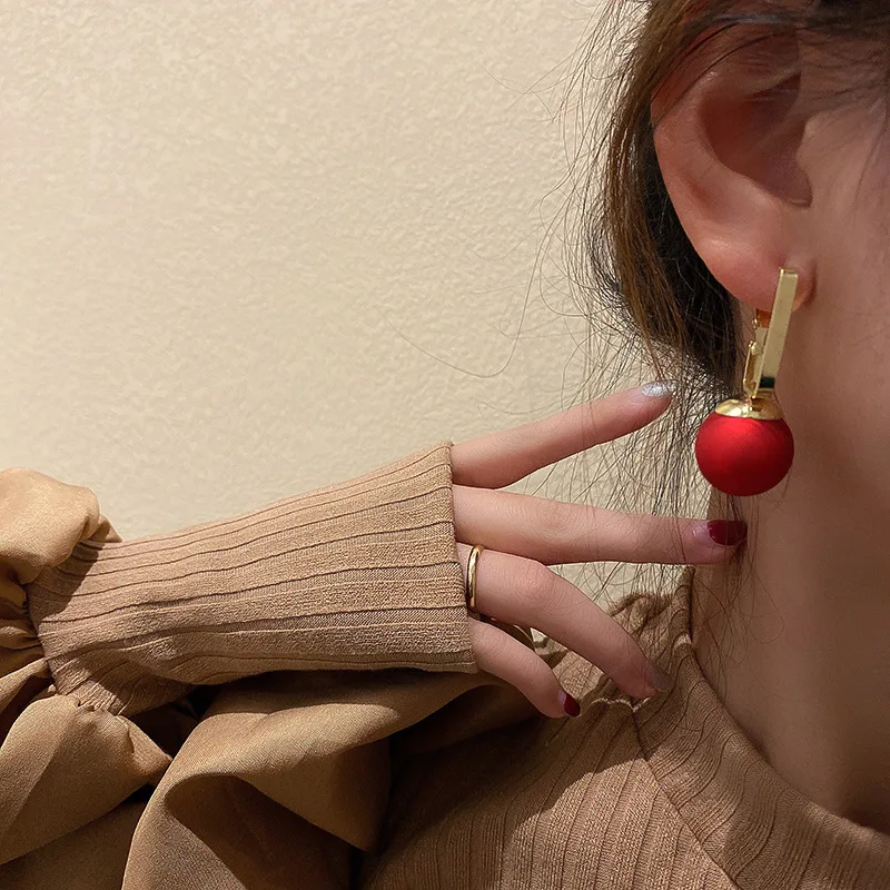 Sweet Girl Earrings Fashion New Temperament Earrings Geometric Hollow Square Dongdaemun Square Buckle Pearl Earrings Orecchini