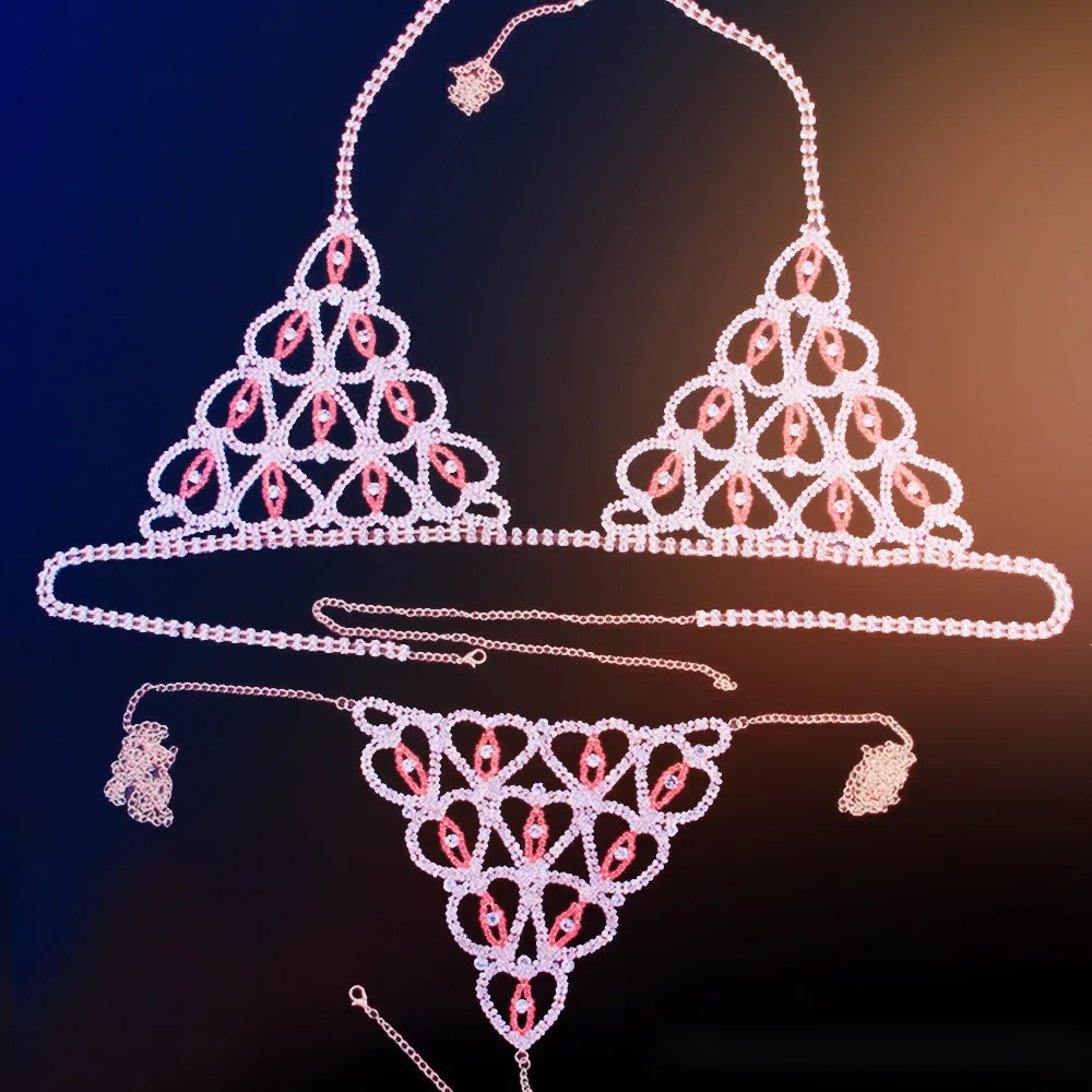 Lencería de lujo de cristal para niña, Bralette con arnés de cadena para el cuerpo, sujetador con diamantes de imitación de Navidad, forma de ojos, joyería para el cuerpo, conjunto de Tanga y sujetador Sexy